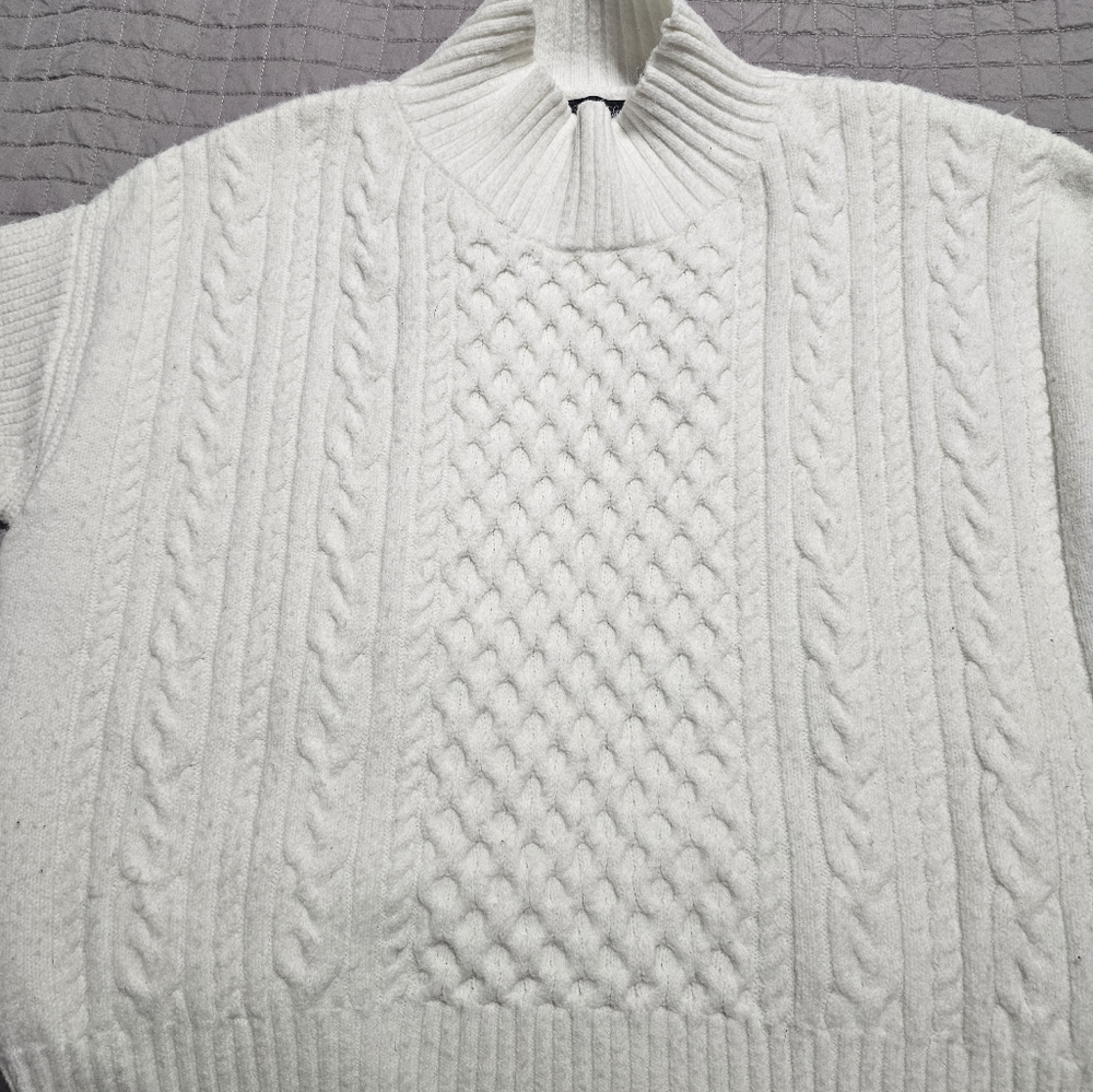 Cable Mockneck - Picture 4 of 10